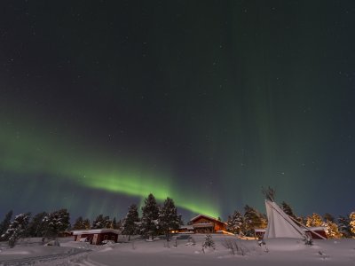 Aurore boréale au dessus de la lodge