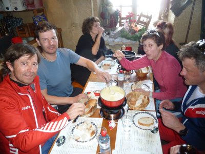 La fondue di formaggio a mezzogiorno!