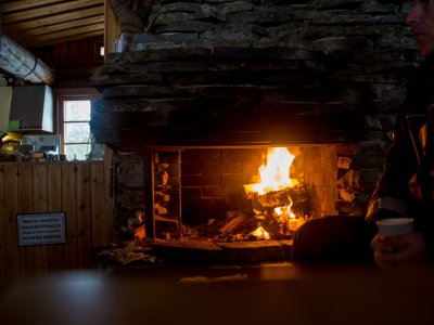 Chaleur apaisante de la cheminée