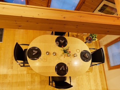 Décor scandinave avec beaucoup de bois 
