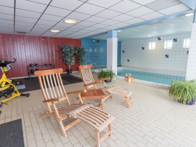 Piscina con angolo relax!                 