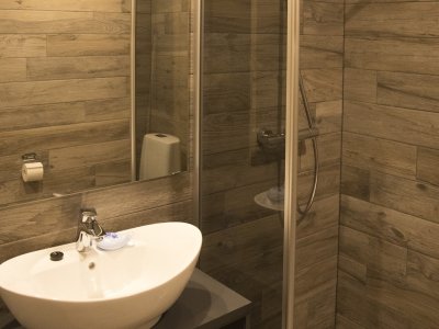 La salle de bain aménagée avec style