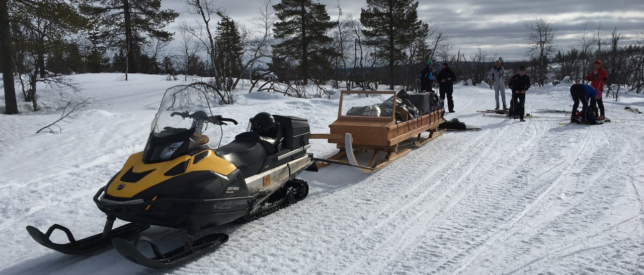 La motoneige et la luge de Martin !