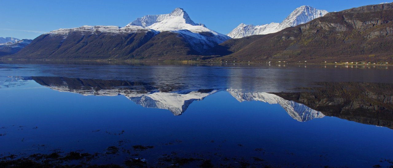 Miroir naturel au Lyngenfjord