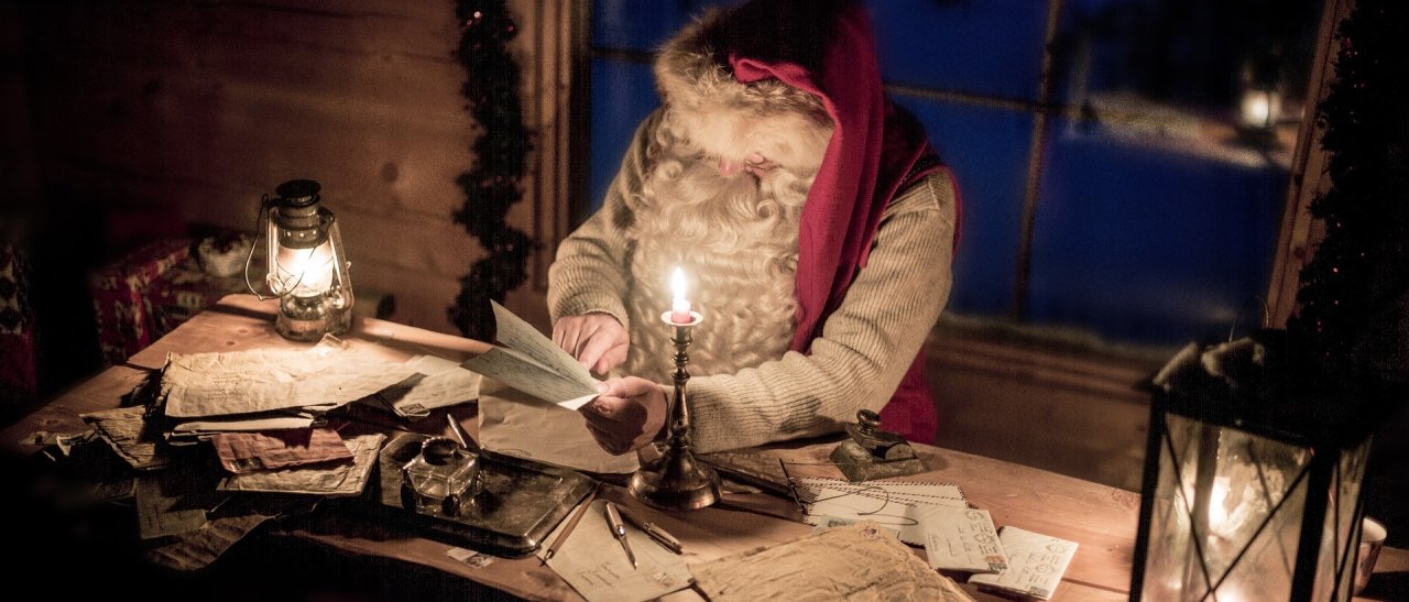 Babbo Natale alla scrivania